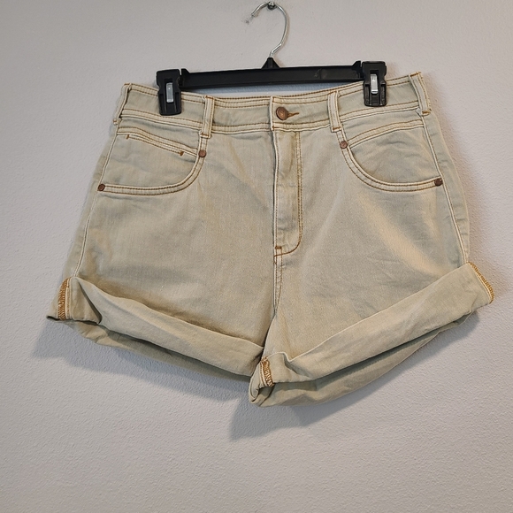 Anthro Pilcro Rolled-Up Trouser Twill Tan Shorts - Picture 5 of 9